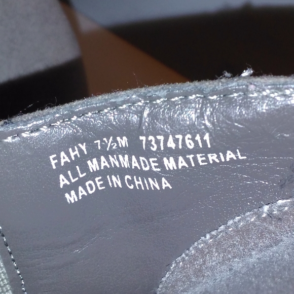 Curfew Fahy Heeled Booties - Picture 10 of 11